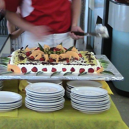 Hotel Universo Rimini Ngoại thất bức ảnh