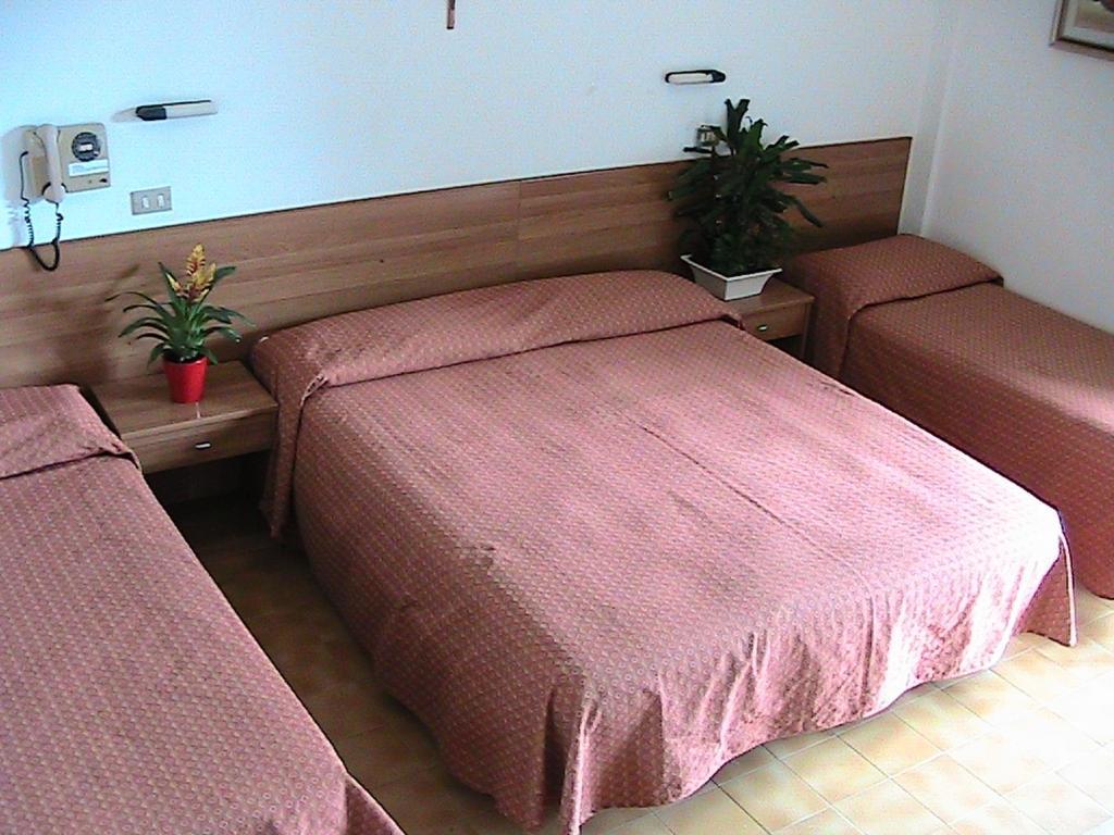 Hotel Universo Rimini Phòng bức ảnh