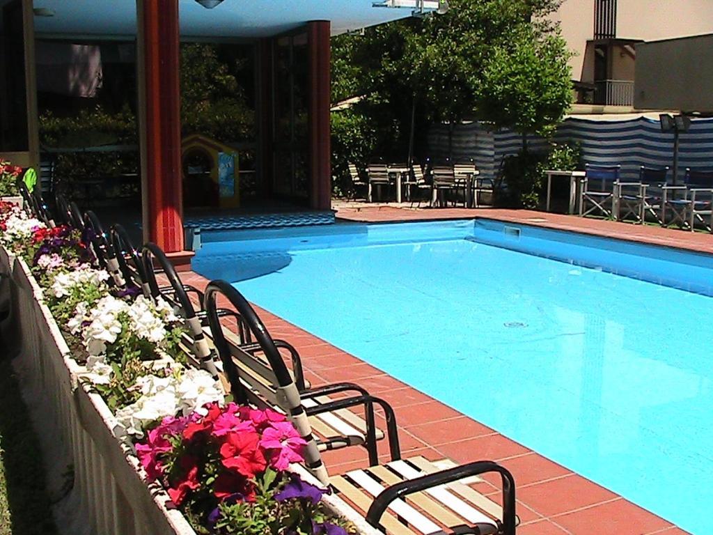 Hotel Universo Rimini Ngoại thất bức ảnh